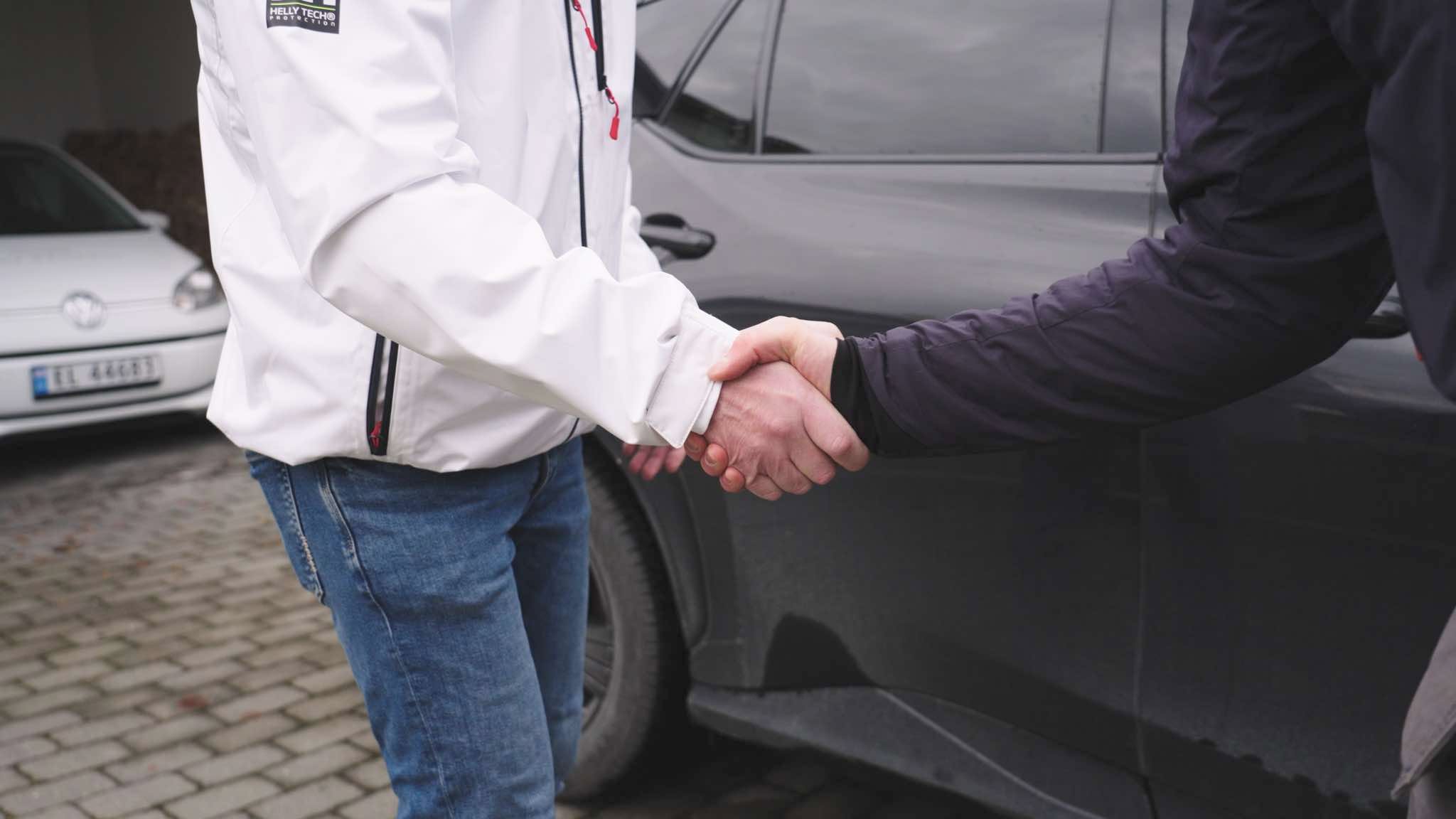 Ren Rask Bilvask møter kunde